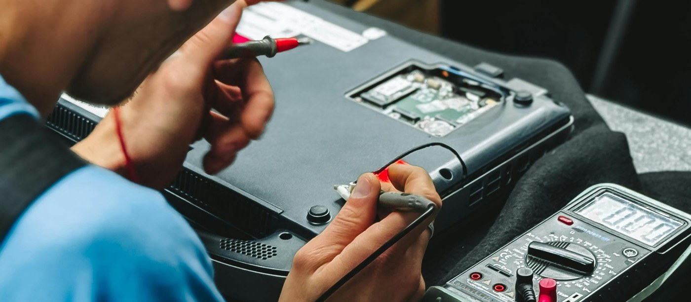 Cuadro eléctrico con protecciones modernas — REBT 2025 cambios técnicos instalador